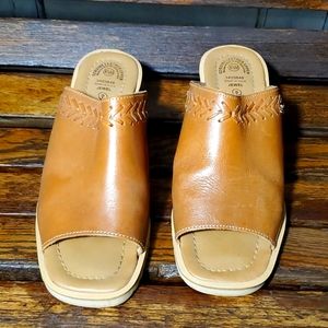 Leather craft open-toe slide on sandals in size 8.5M